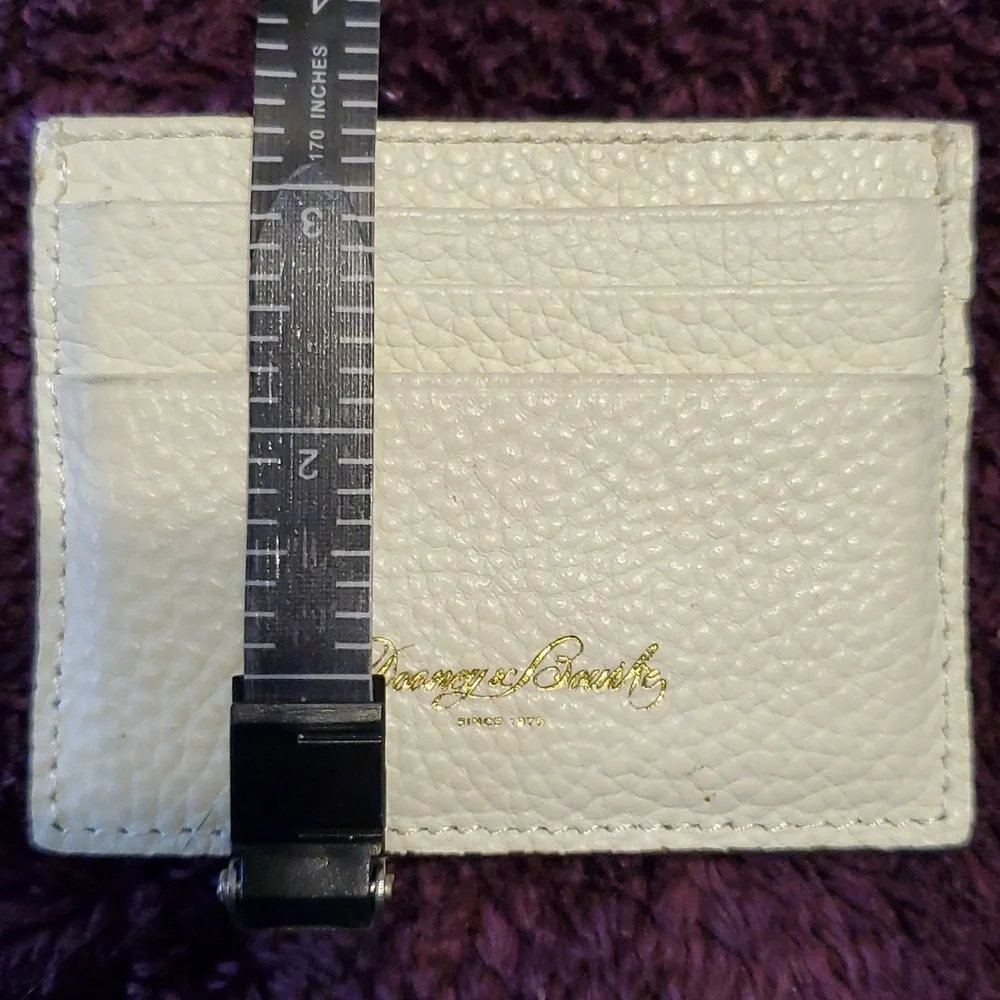 💥 SOLD 🚫  Dooney & Bourke card wallet, cream colored- - Picture 7 of 8